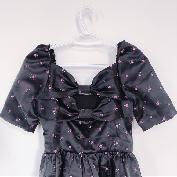 Gal Meets Glam Maude Daisy Satin Jacquard Dress - Picture 6 of 6